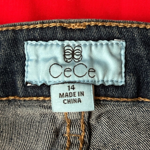 NWT—CeCe Women's Dark Blue Skinny Jeans with Button Accents - Picture 5 of 8